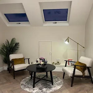 Attic In Citywest Dublín